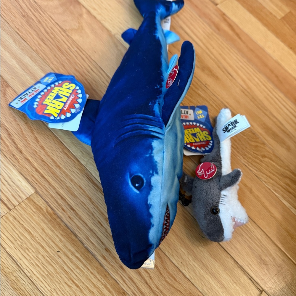 New Shark Week Discovery Plush Set - 16” and 7” keychain